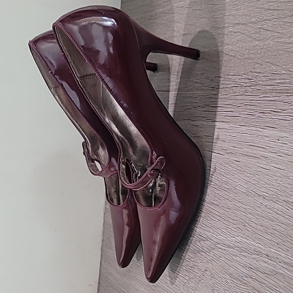 Alfani Women's Dark Burgundy Heels - Picture 3 of 8